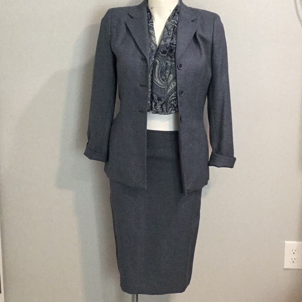 Le Suit Jacket/Skirt Suit